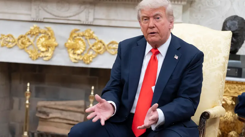 epa12158268 US President Donald Trump speaks during a meeting with German chancellor at the Oval Office of the White House in Washington, DC, USA, 05 June 2025. EPA/CHRIS KLEPONIS / POOL
