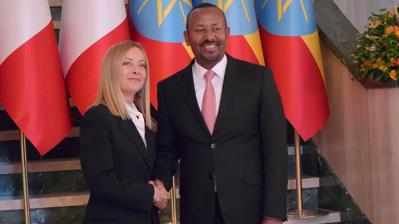 Giorgia Meloni e il primo ministro dell'Etiopia Abiy Ahmed Ali - Foto Ansa © www.giornaledibrescia.it