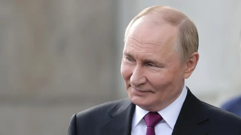 epa12288512 Russian President Vladimir Putin smiles following a visit by United Arab Emirates' President Sheikh Mohamed bin Zayed Al Nahyan (not pictured) at the Kremlin in Moscow, Russia, 07 August 2025. The UAE president is on an official visit to Russia. EPA/MIKHAIL SINITSYN/SPUTNIK/KREMLIN POOL MANDATORY CREDIT