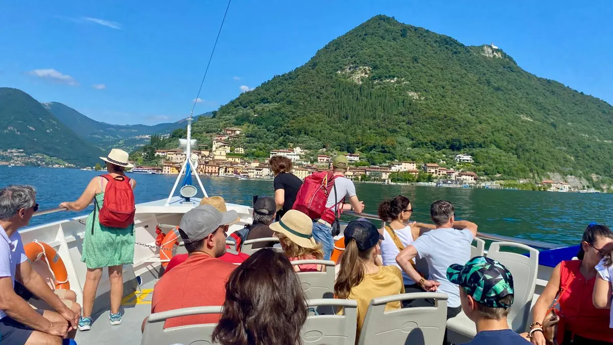 Un battello per Montisola