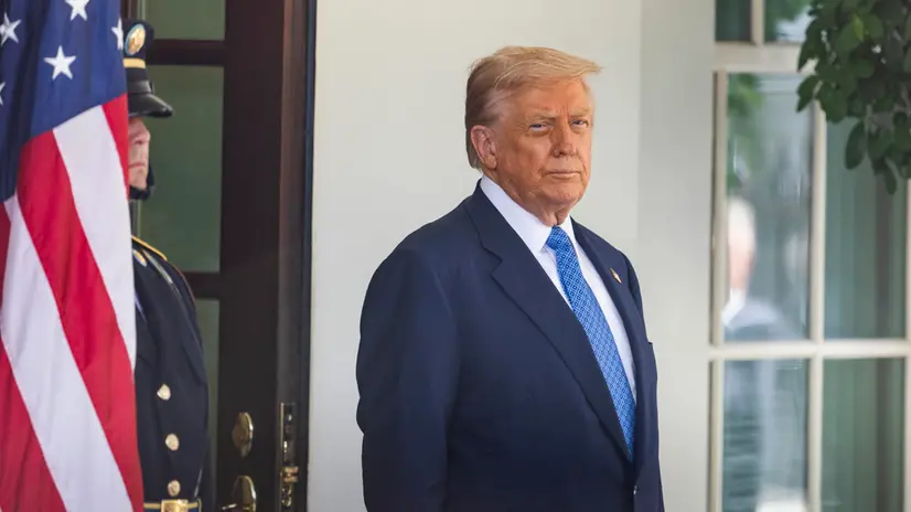 epa12290295 US President Donald Trump prepares to welcome President of Azerbaijan Ilham Aliyev (not pictured) to the White House in Washington, DC, USA, 08 August 2025. Trump is hosting a trilateral meeting with Aliyev and Prime Minister of Armenia Nikol Pashinyan at the White House. EPA/JIM LO SCALZO