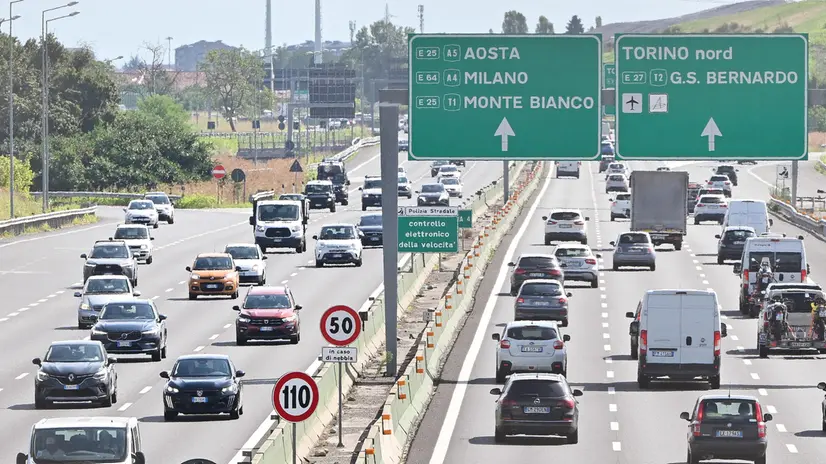 Traffico sull'autostrada di Torino per l'esodo per le vacanze estive, Torino , 26 luglio 2025 ANSA/ALESSANDRO DI MARCO