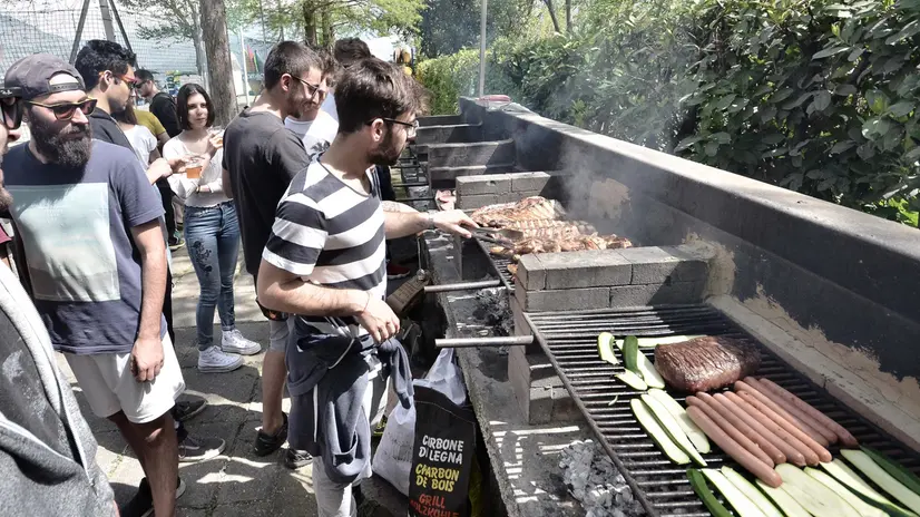 Tra gli appuntamenti classici di Ferragosto c’è la grigliata in compagnia