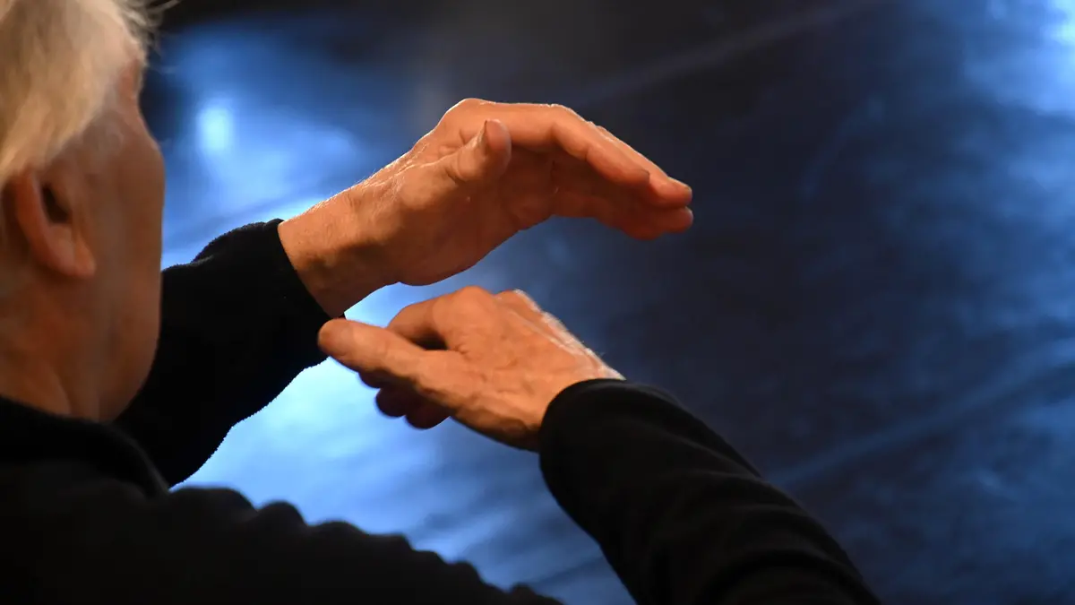 Un'attività dedicata alle persone malate di Parkinson negli spazi del Teatro Grande - Foto New Reporter Favretto © www.giornaledibrescia.it