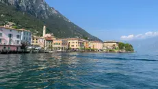 Il lago di Garda di fronte a Toscolano