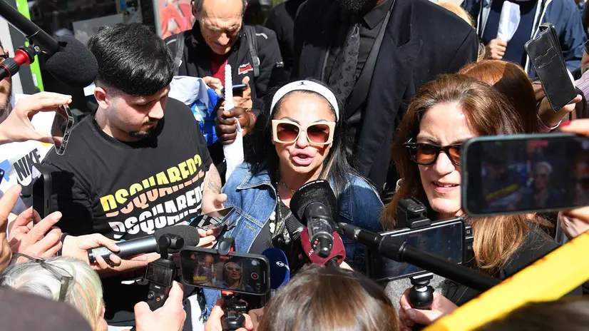 La tiktoker Rita De Crescenzo contestata alla manifestazione organizzata dal Movimento 5 Stelle ‘Basta soldi per le armi’ contro il piano di riarmo dell’Europa Roma, 05 aprile 2025 ANSA/FABIO CIMAGLIA