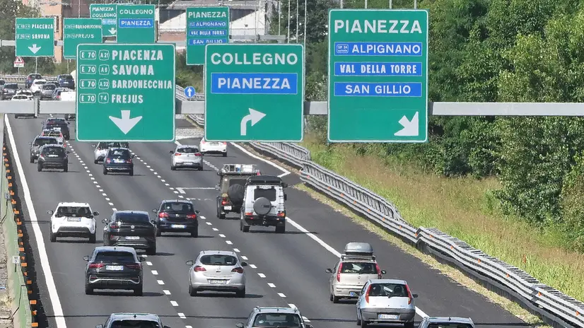 Traffico sull'autostrada di Torino per l'esodo per le vacanze estive, Torino , 26 luglio 2025 ANSA/ALESSANDRO DI MARCO