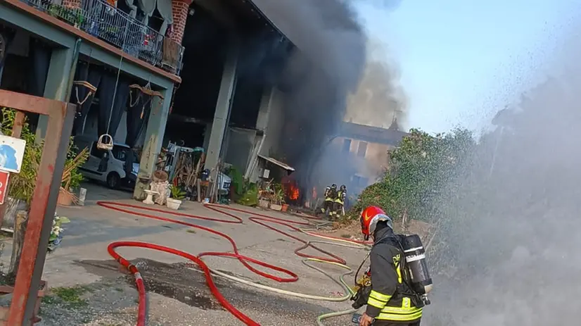 L'incendio in cascina a Travagliato