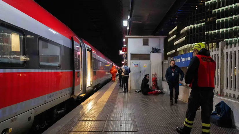 Esercitazione CBRNE Vigili del fuoco Stazione Milano Rogoredo a seguito di attacco a convoglio ferroviario con armi non convenzionali, Milano, 9 Marzo 2025, Ansa/Andrea Fasani