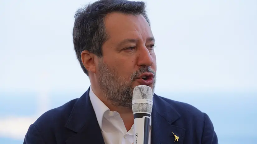 Il ministro dei Trasporti Matteo Salvini a Villa San Giovanni, in località Santa Trada, dopo il via libera del Cipess al progetto definitivo del Ponte sullo Stretto, 7 agosto 2025. ANSA/LUIGI SALSINI