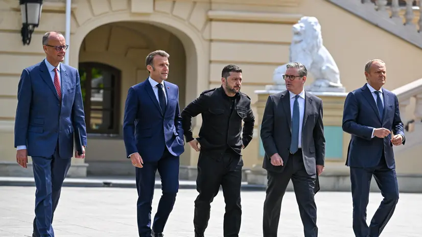 epa12088869 (L-R) Germany's Chancellor Friedrich Merz, France's President Emmanuel Macron, Ukraine's President Volodymyr Zelensky, Britain's Prime Minister Keir Starmer, and Poland's Prime Minister Donald Tusk walk to attend a joint press conference following a meeting of the 'Coalition of the willing' at the Mariinskyi Palace, the official residence of the president of Ukraine, in Kyiv, Ukraine, 10 May 2025, amid the ongoing Russian invasion. EPA/DAREK DELMANOWICZ POLAND OUT