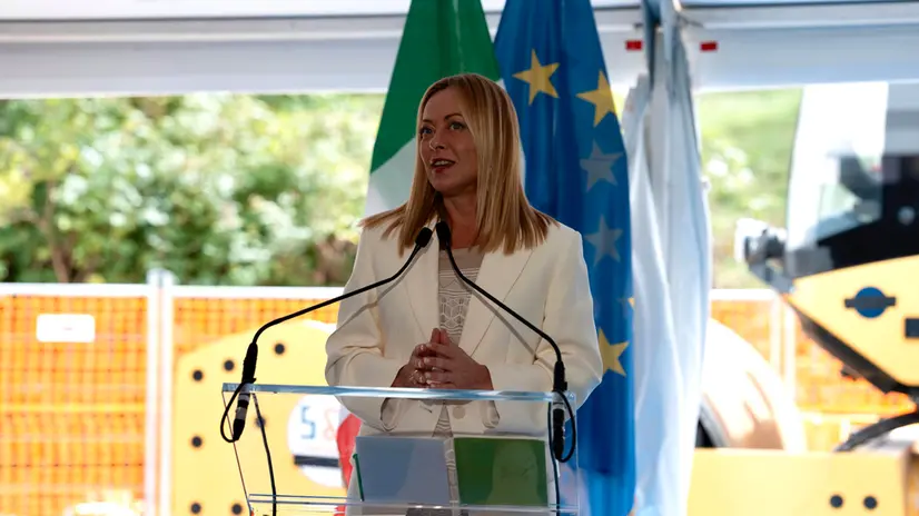 La presidente del Consiglio Giorgia Meloni presenta gli interventi del governo per le Marche, Ancona 4 agosto 2025 ANSA/ Ufficio stampa Presidenza del consiglio Filippo Attili +++FOTO DIFFUSA DALL'UFFICIO STAMPA - USARE SOLO PER ILLUSTRARE OGGI LA NOTIZIA INDICATA NEL TITOLO - NON ARCHIVIARE - NON VENDERE - NON USARE PER FINI NON GIORNALISTICI - NPK+++