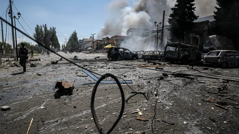 epa12279117 A handout photo made available by the press service of the 24th Mechanized Brigade of the Ukrainian Armed Forces shows the site of a Russian drone strike on a market in the frontline city of Druzhkivka in the Donetsk region, Ukraine, 02 August 2025, amid the Russian invasion. At least 5 people were injured in the Russian strike on Druzhkivka, according to Head of the Donetsk Regional Military Administration Vadym Filashkin. EPA/PRESS SERVICE OF THE 24 MECHANIZED BRIGADE HANDOUT HANDOUT EDITORIAL USE ONLY/NO SALES