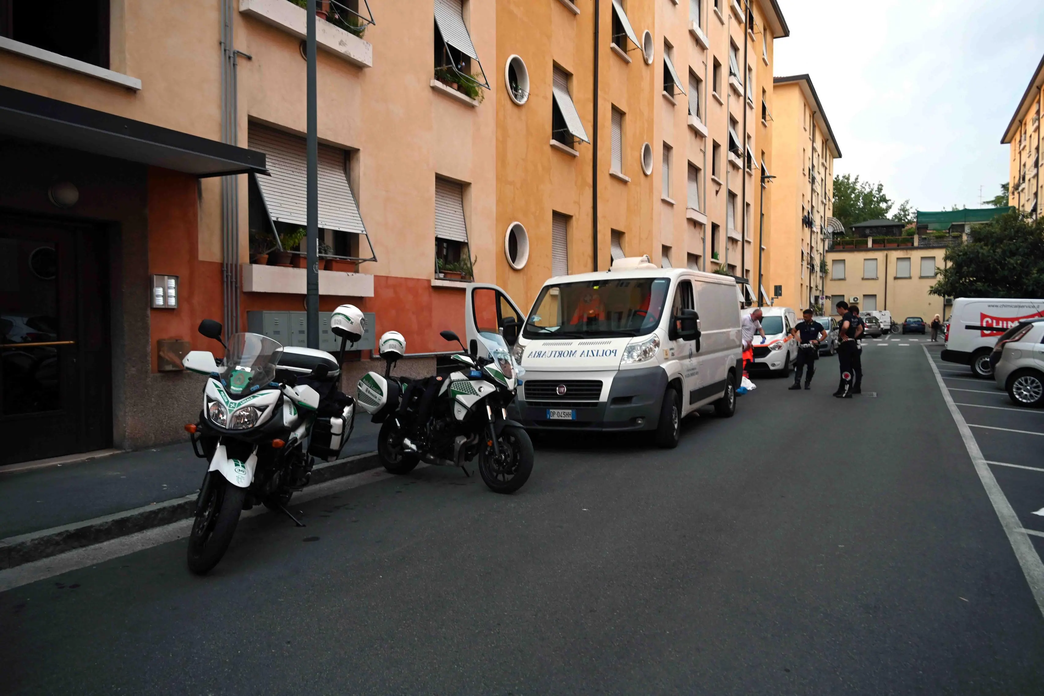CRONACA NERA BRESCIA QUARTIERE PERLASCA RINVENIMENTO CADAVERE PER MANIERI 12-08-2025 MARCO ORTOGNI NEW EDEN GROUP