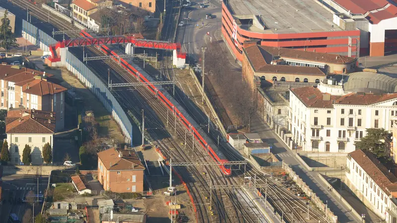 Un Frecciarossa entra in stazione a Brescia © www.giornaledibrescia.it