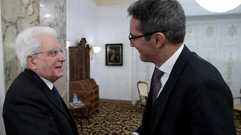 Il presidente della Repubblica Sergio Mattarella con il presidente della Regione Trentino Alto Adige e presidente della Provincia Autonoma di Bolzano Arno Kompatscher, Merano, 19 novembre 2018. ANSA/Paolo Giandotti - Ufficio per la Stampa e la Comunicazione della Presidenza della Repubblica +++ ANSA PROVIDES ACCESS TO THIS HANDOUT PHOTO TO BE USED SOLELY TO ILLUSTRATE NEWS REPORTING OR COMMENTARY ON THE FACTS OR EVENTS DEPICTED IN THIS IMAGE; NO ARCHIVING; NO LICENSING +++