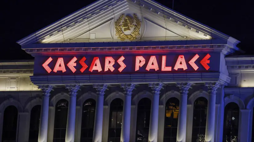 epa10981933 A view of Caesars Palace prior to the Qualifying session for the Formula 1 Las Vegas Grand Prix, in Las Vegas, Nevada, USA, 17 November 2023. The Formula 1 Las Vegas Grand Prix is held at the Las Vegas Strip Circuit on 18 November 2023. EPA/CAROLINE BREHMAN