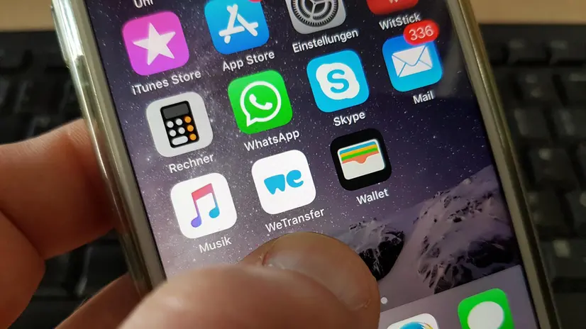 epa06305490 An iPhone 7 with a WhatsApp application, Frankfurt, Germany, 03 November 2017. Media reports state WhatsApp users are experiencing problems in sending and receiving messages in various countries, including Germany, USA, Russia and Ukraine EPA/MAURITZ ANTIN