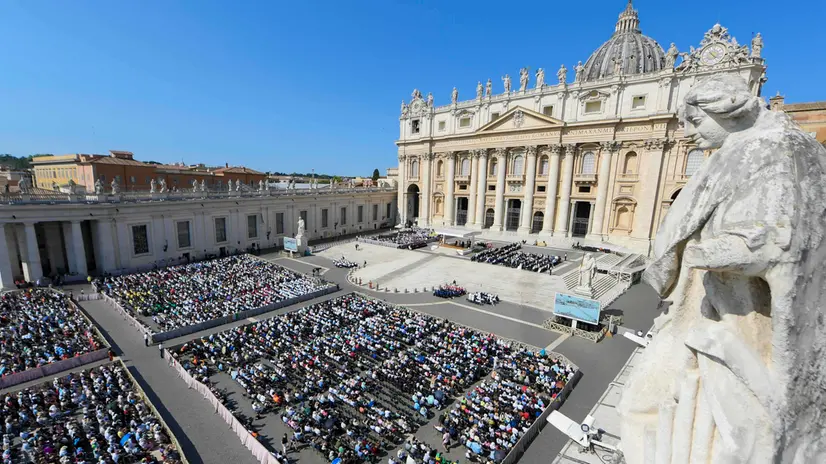 Udienza generale di Papa Leone, San Pietro, Citta' del Vaticano 6 agosto 2025. ANSA/VATICAN MEDIA + UFFICIO STAMPA, PRESS OFFICE, HANDOUT PHOTO, NO SALES, EDITORIAL USE ONLY + NPK - - - - - - - - - - - - - - - - - - - - - - - - General Audience of Pope Leo, St. Peter's Square, Vatican City, 6 August 2025. ANSA/VATICAN MEDIA + PRESS OFFICE, HANDOUT PHOTO, NO SALES, EDITORIAL USE ONLY +