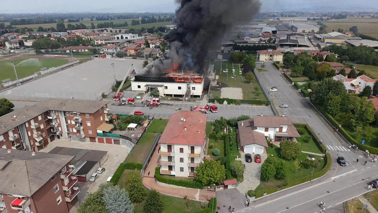 L'incendio della piscina di Ghisalba (Bergamo)