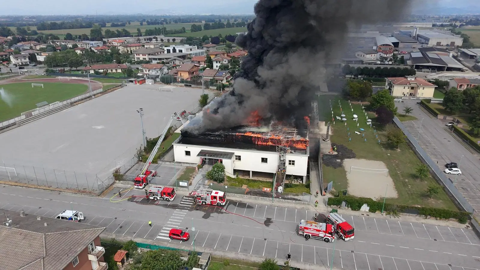 L'incendio della piscina di Ghisalba (Bergamo)