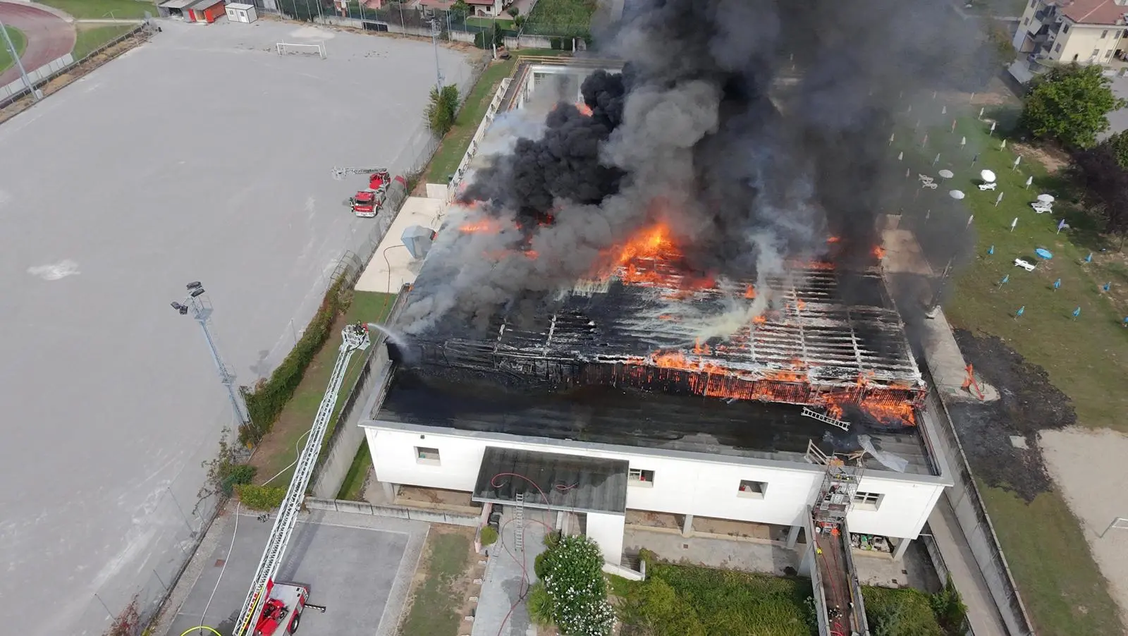 L'incendio della piscina di Ghisalba (Bergamo)
