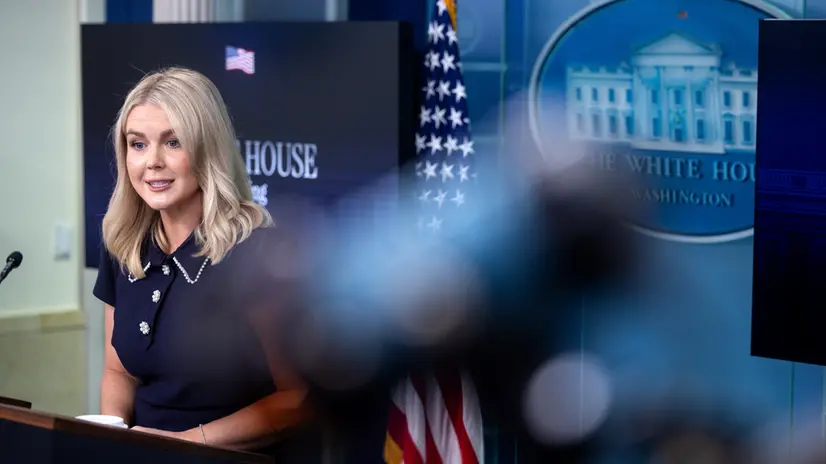 epa12295975 White House Press Secretary Karoline Leavitt holds a media briefing in the White House Briefing Room, in Washington, DC, USA, 12 August 2025. Leavitt spoke about the deployment of National Guard troops in the District of Columbia and the federalization of DC's police force, as well as US President Trump's upcoming meeting with Russian President Vladimir Putin. EPA/FRANCIS CHUNG / POOL