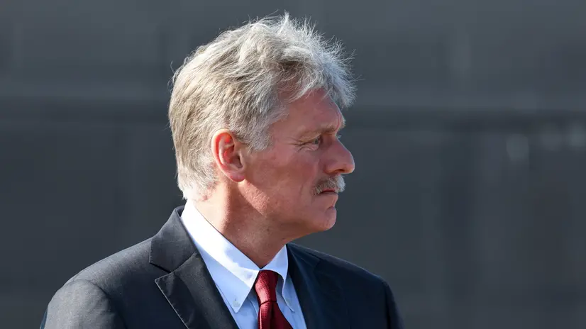 epa12259544 Kremlin spokesman Dmitry Peskov attends a ceremony of raising a naval flag aboard the Knyaz Pozharsky nuclear-powered ballistic missile submarine in Severodvinsk, Arkhangelsk region, Russia, 24 August 2025. EPA/ALEXANDER KAZAKOV / SPUTNIK / KREMLIN POOL MANDATORY CREDIT