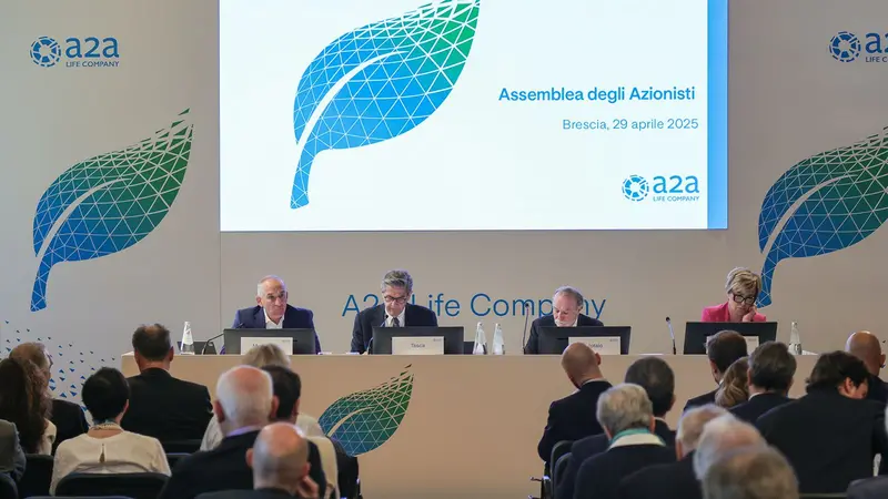 L'assemblea dei soci A2A - © www.giornaledibrescia.it