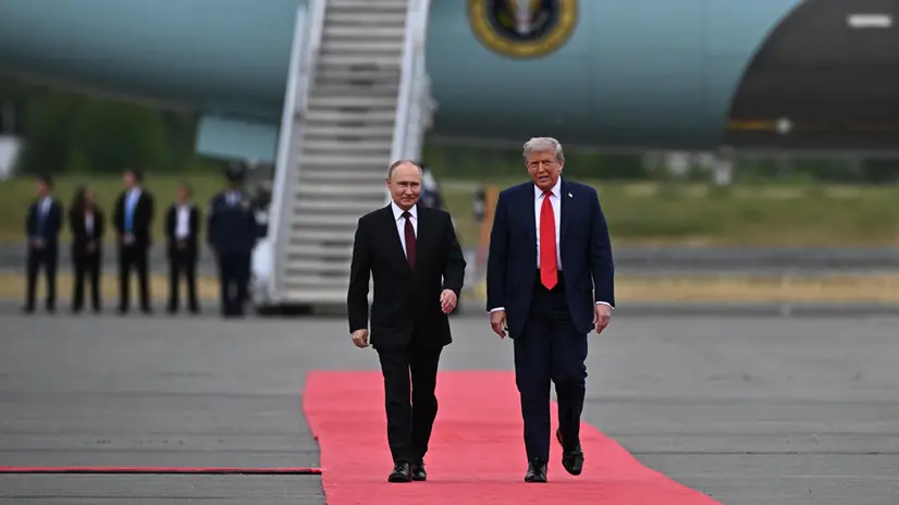 Il presidente russo Putin e quello americano Trump durante l'incontro in Alaska - Foto Ansa © www.giornaledibrescia.it