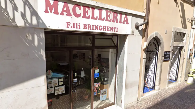 La macelleria Bringhenti in centro a Gargnano