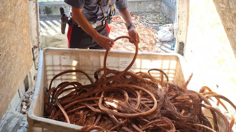 Il furgone pieno di rame e ottone