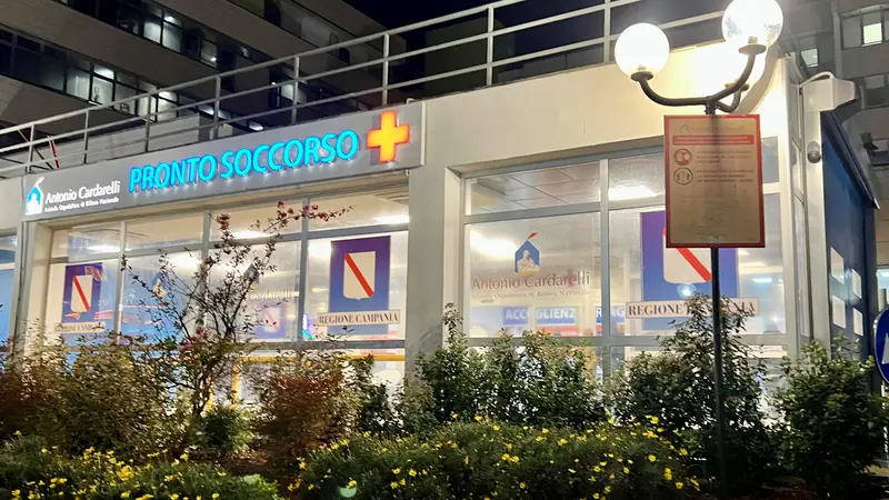 L'ingresso del Pronto soccorso dell'ospedale Cardarelli di Napoli, 4 gennaio 2024 ANSA/ CIRO FUSCO