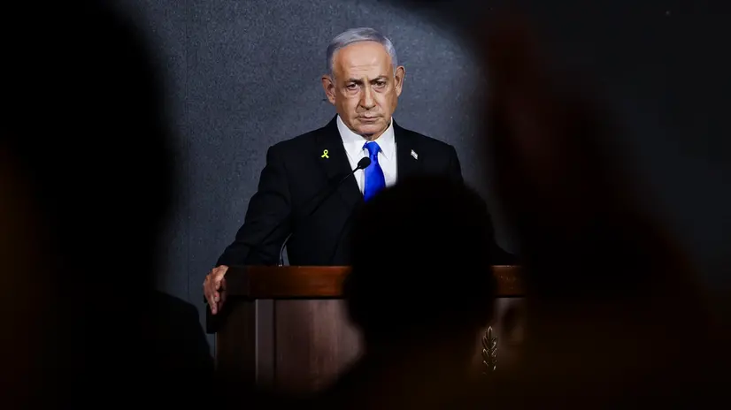 epa12298643 Israeli Prime Minister Benjamin Netanyahu delivers a speech during the U.S. Independence Day reception hosted by Newsmax, at the Waldorf Astoria Hotel in Jerusalem, 13 August 2025. Newsmax holds the reception annually to celebrate ties between the United States and Israel. EPA/Ronen Zvulun / POOL