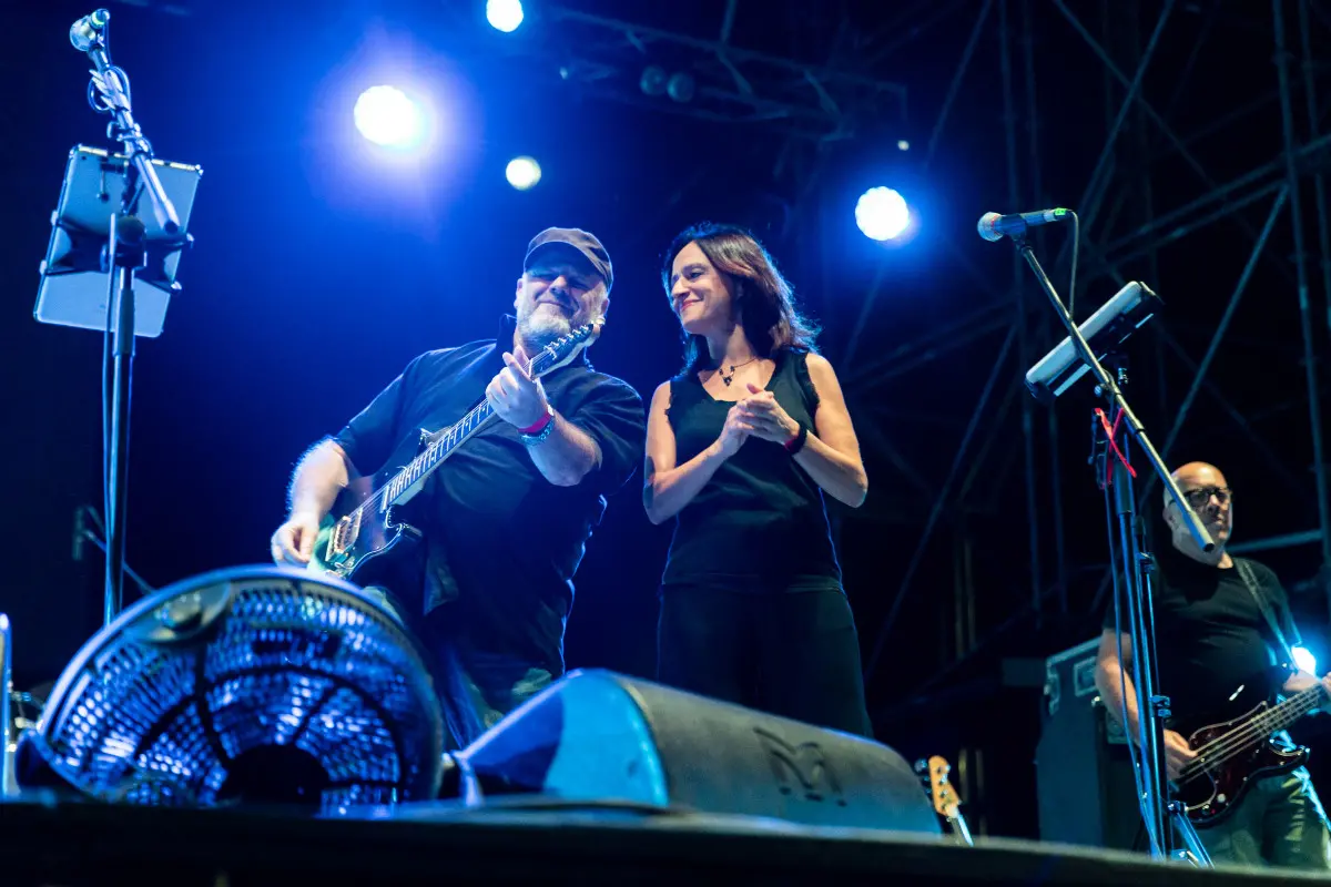 Yoyo Mundi & Gang sul palco di Festa Radio Onda d'Urto