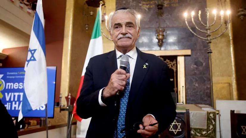 Walker Meghnagi partecipa alla commemorazione delle vittime di Hamas alla Sinagoga Centrale a Milano, 6 gennaio 2024. ANSA/MOURAD BALTI TOUATI