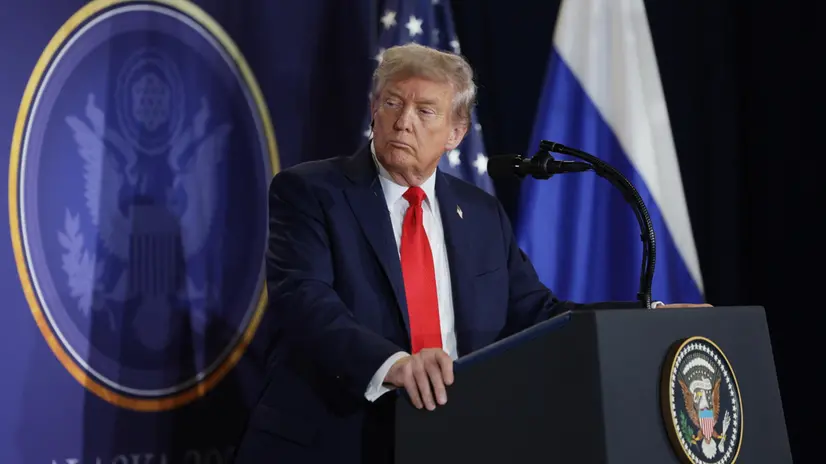 epa12303737 US President Donald Trump looks towards Russian President Vladimir Putin during a joint news conference following their meeting at Joint Base Elmendorf-Richardson in Anchorage, Alaska, USA, 15 August 2025. EPA/GAVRIIL GRIGOROV/SPUTNIK/KREMLIN POOL / POOL MANDATORY CREDIT