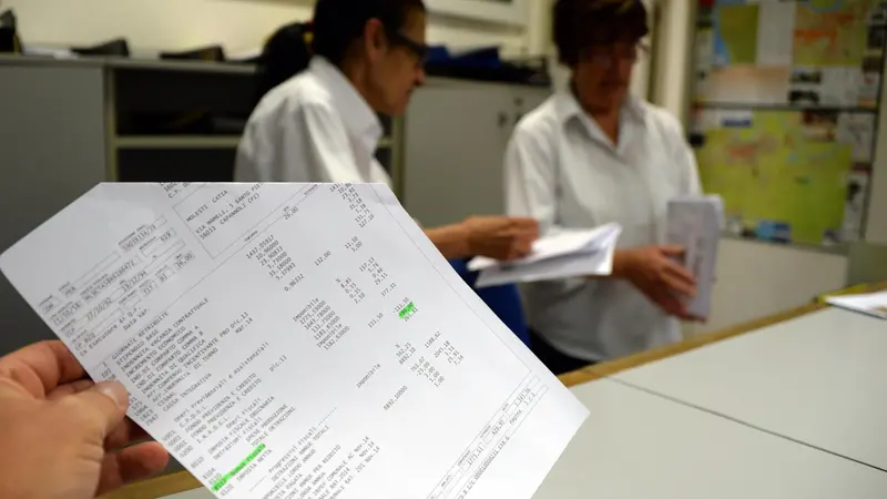 Una busta paga - Foto Ansa © www.giornaledibrescia.it