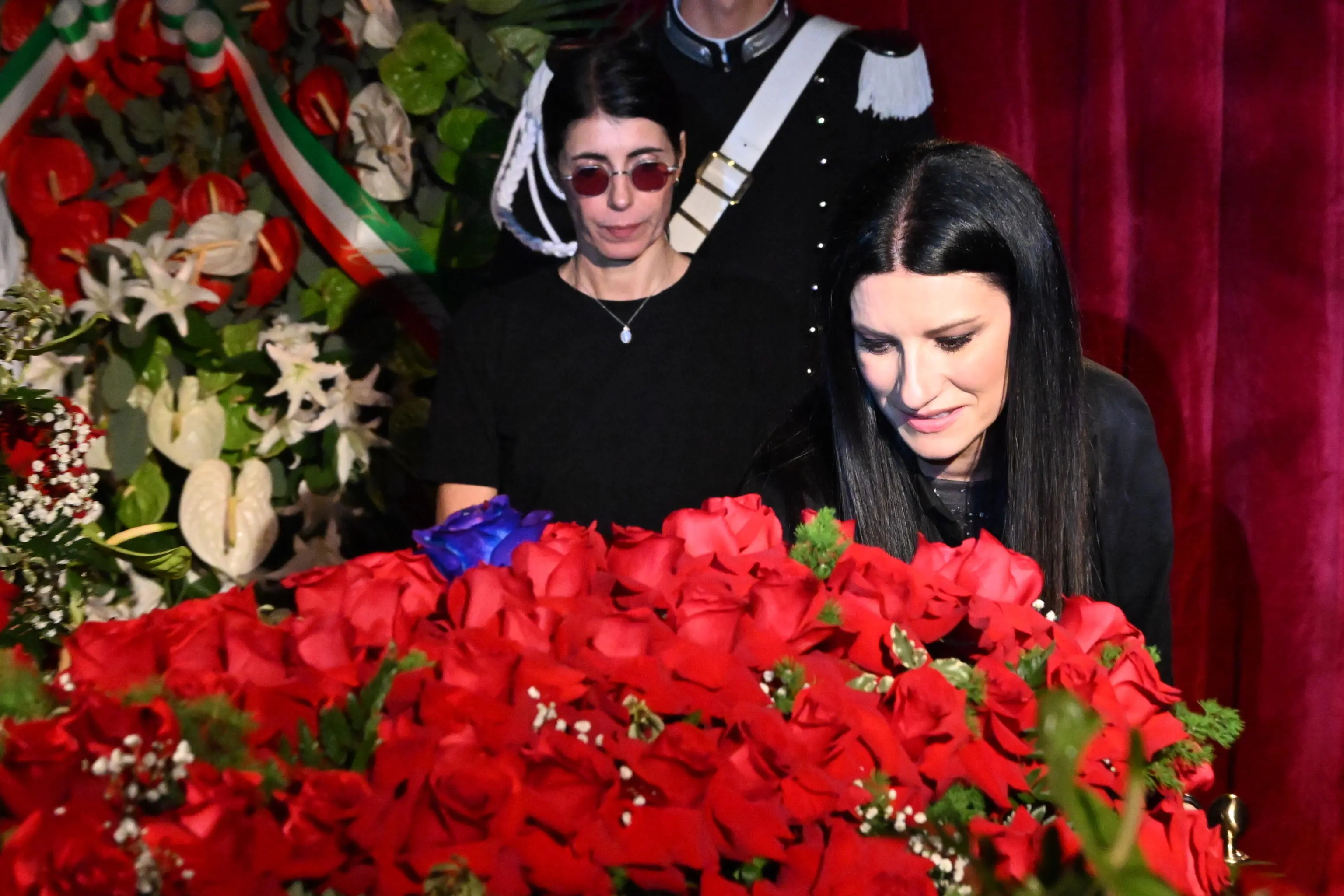 Addio a Pippo Baudo, la camera ardente al Teatro Vittorie