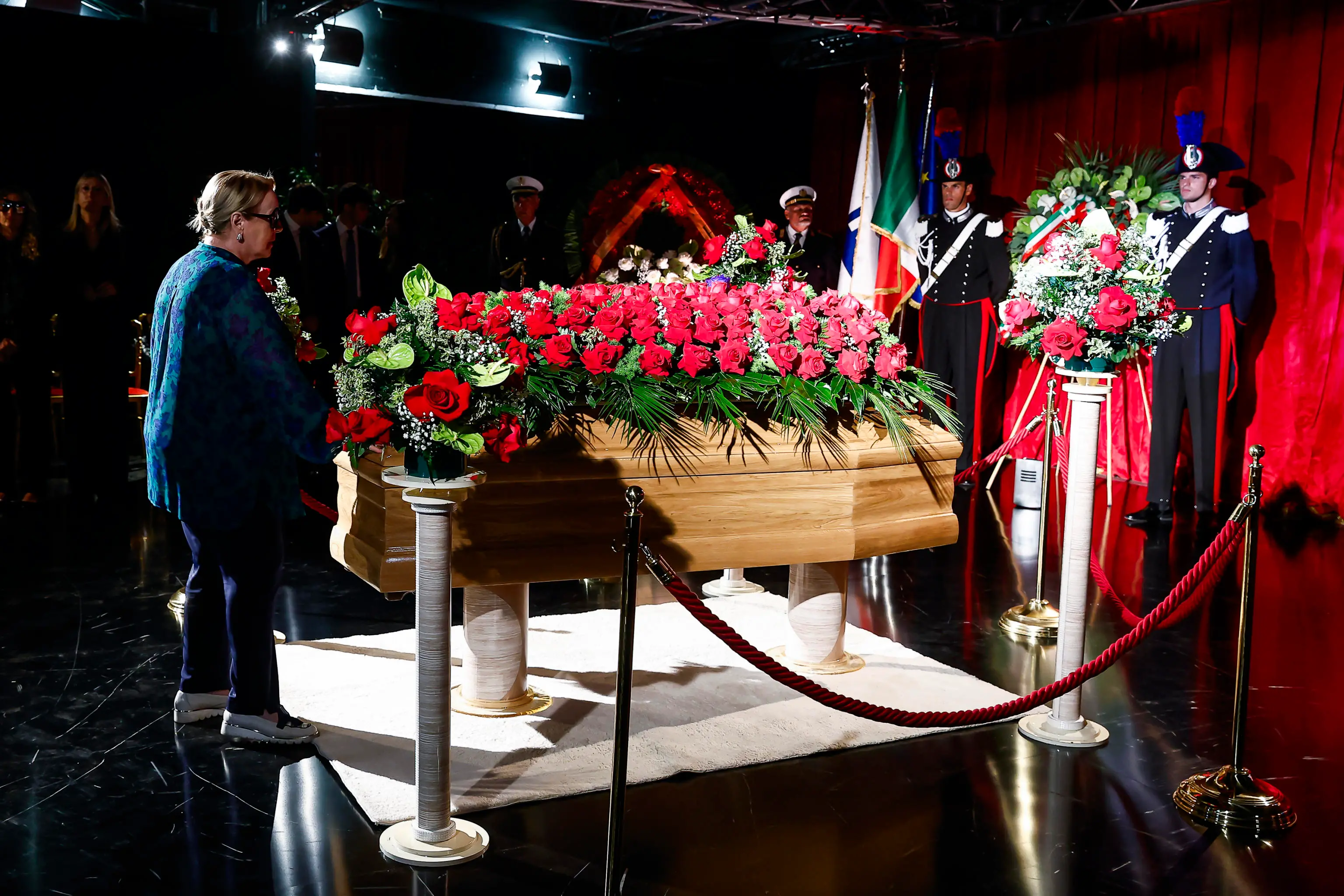 Addio a Pippo Baudo, la camera ardente al Teatro Vittorie