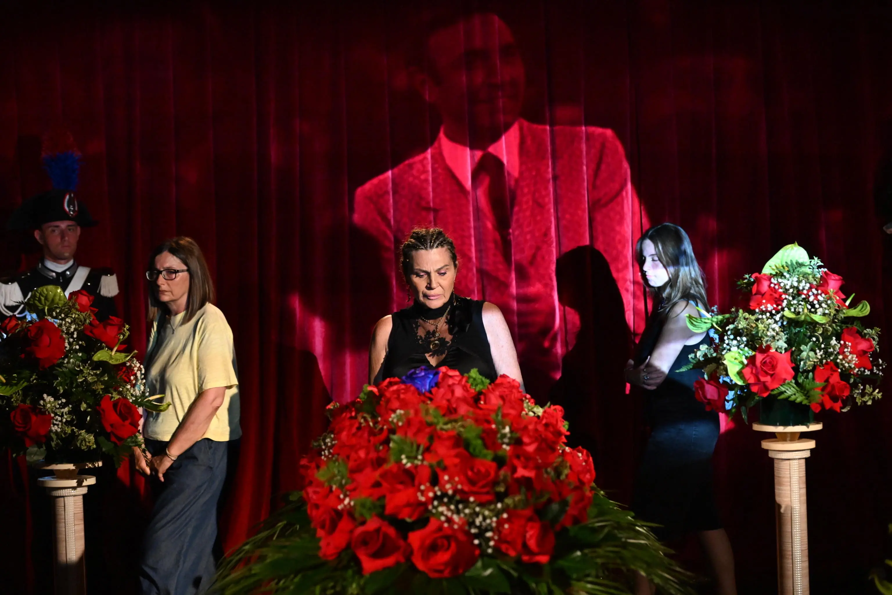 Addio a Pippo Baudo, la camera ardente al Teatro Vittorie