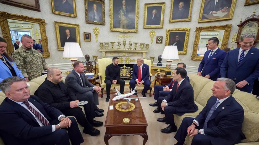 epa12308714 A handout photo made available by the Presidential Press Service shows United States President Donald J Trump (R) meets President of Ukraine Volodymyr Zelensky (L) in the Oval Office of the White House in Washington, DC, USA, 18 August 2025. European Leaders are at the White House in support of President Zelenskyy following President Trump’s meeting with President Vladimir Putin of Russia in Anchorage, Alaska, USA, on August 15, 2025. EPA/PRESIDENTIAL PRESS SERVICE / HANDOUT HANDOUT EDITORIAL USE ONLY/NO SALES