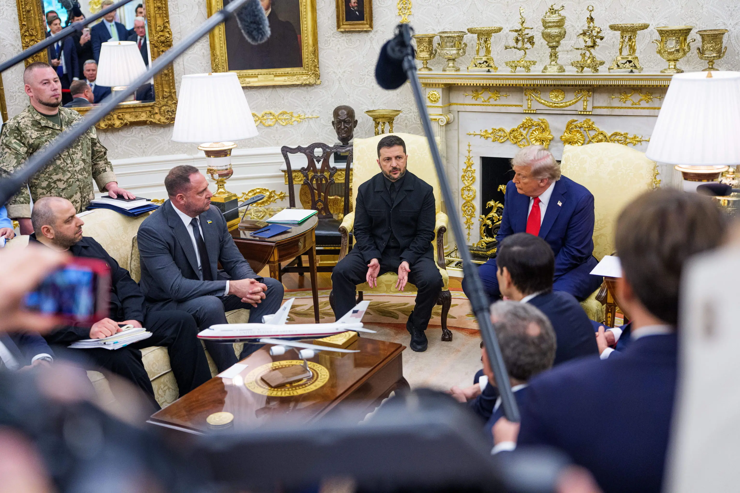 L'incontro tra Trump e Zelensky alla Casa Bianca
