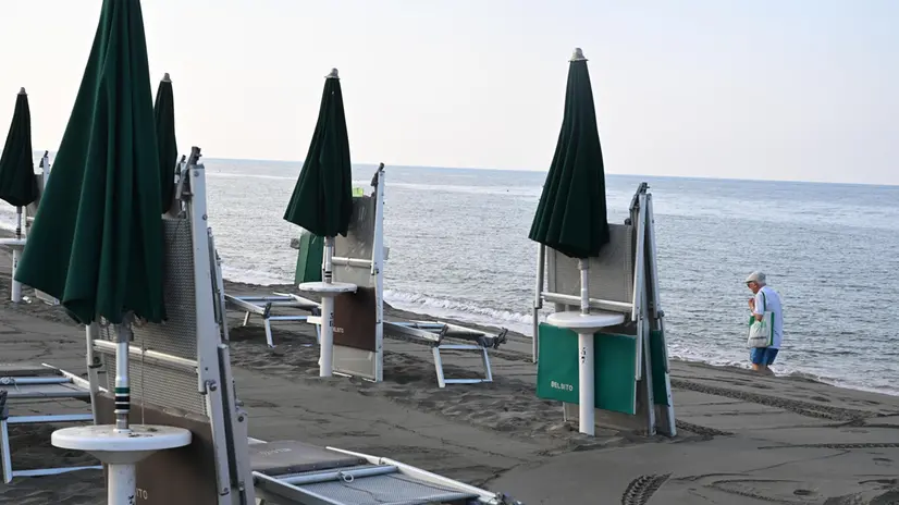 Lo stabilimento Belsito di Ostia aderisce allo sciopero dei balneari. Roma, 9 agosto 2024. ANSA/CLAUDIO PERI