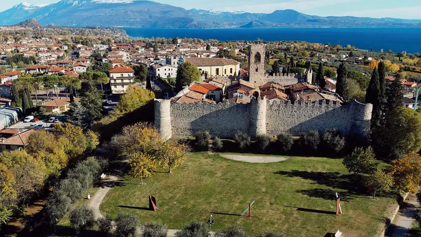 Uno splendido scorcio del Castello di Moniga