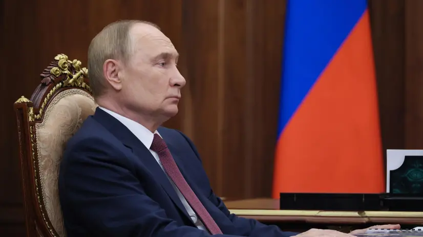 epa12308172 Russian President Vladimir Putin meets with Rostov Region Acting Governor Yury Slyusar at the Kremlin in Moscow, Russia, 18 August 2025. EPA/VYACHESLAV PROKOFYEV / SPUTNIK / KREMLIN POOL MANDATORY CREDIT
