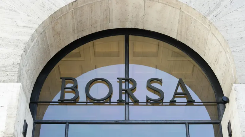 Il palazzo di Piazza Affari che ospita la Borsa italiana - © www.giornaledibrescia.it