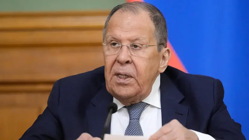 epa12312181 Russian Foreign Minister Sergei Lavrov speaks to the media after a signing ceremony with Jordan's foreign minister following their talks at Zinaida Morozova's Mansion in Moscow, Russia, 20 August 2025. EPA/PAVEL BEDNYAKOV / POOL