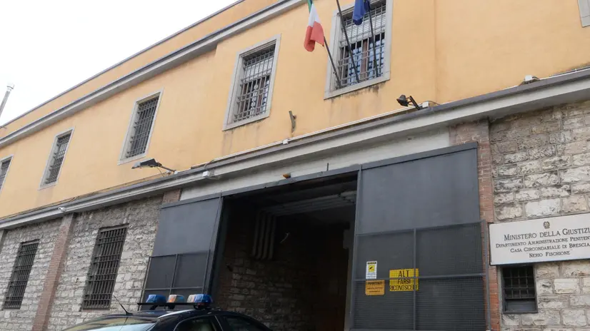 Il carcere di Canton Mombello - © www.giornaledibrescia.it