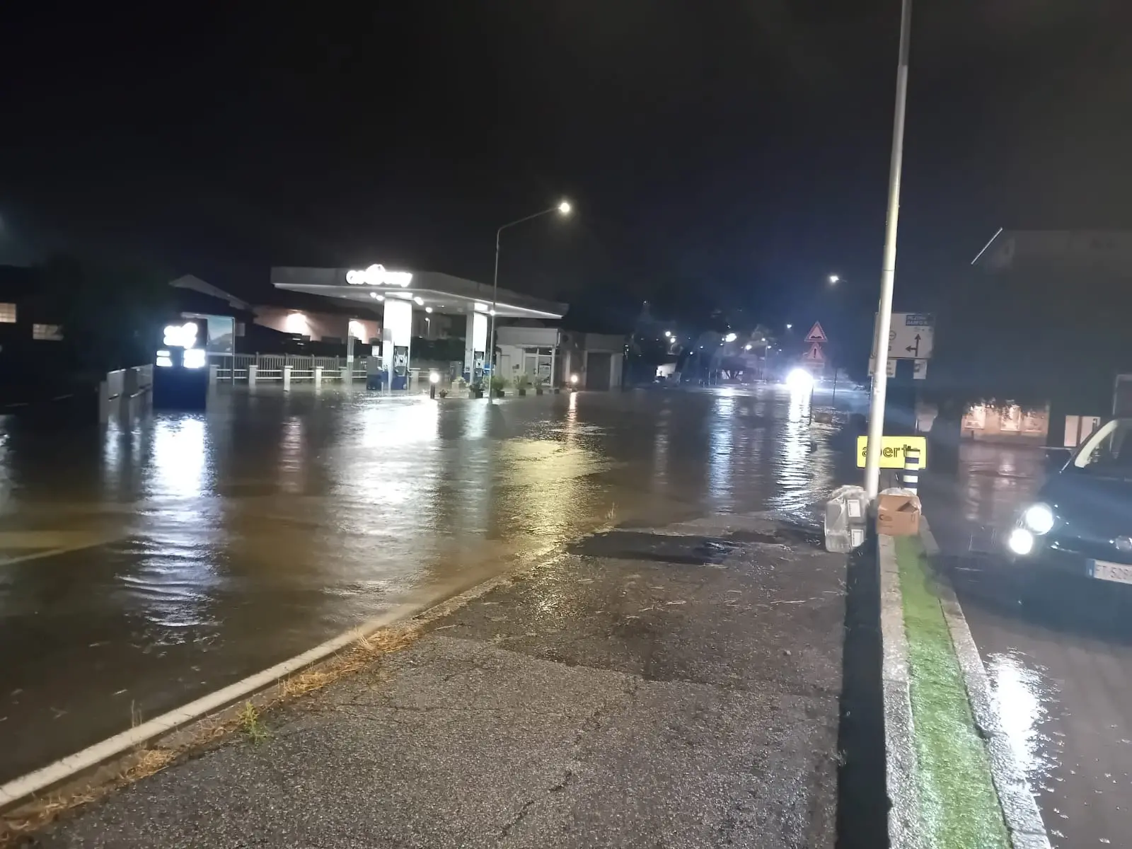 Maltempo, allagata via Roma a Iseo